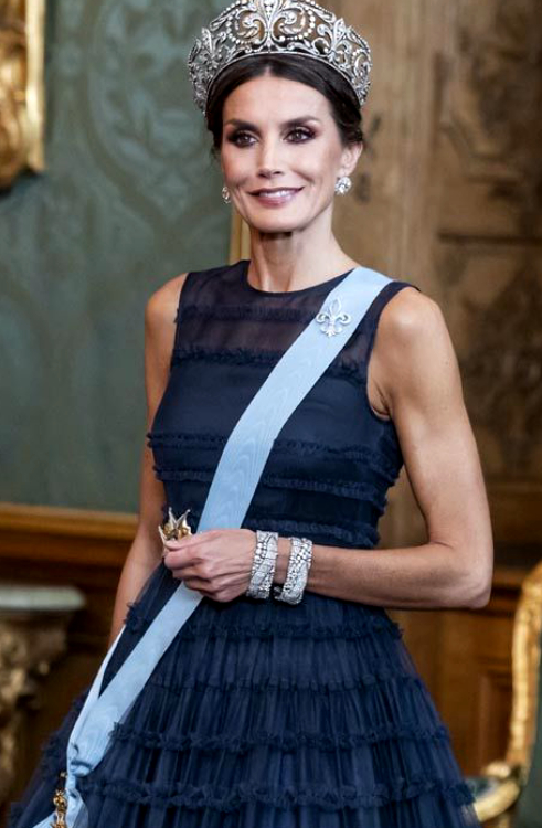 La royale Letizia d'Espagne dans une robe H&M : c'est possible !